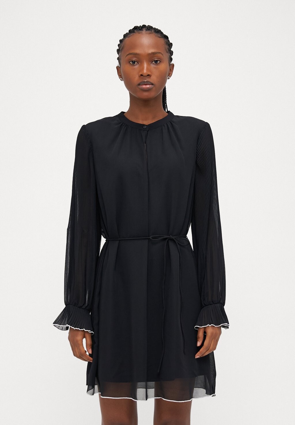 

Платье-рубашка VMHERLE SHORT DRESS Vero Moda Petite, черный