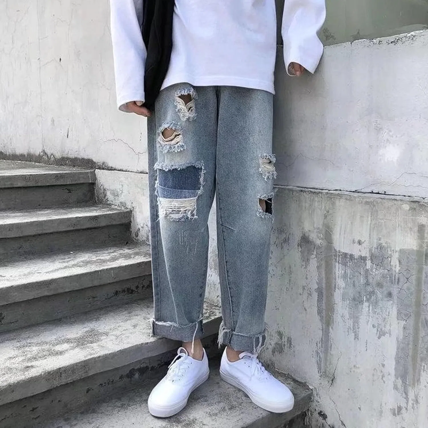 Джинсы с функциональным шнурком и намеренными разрывами Light Blue — фото 4