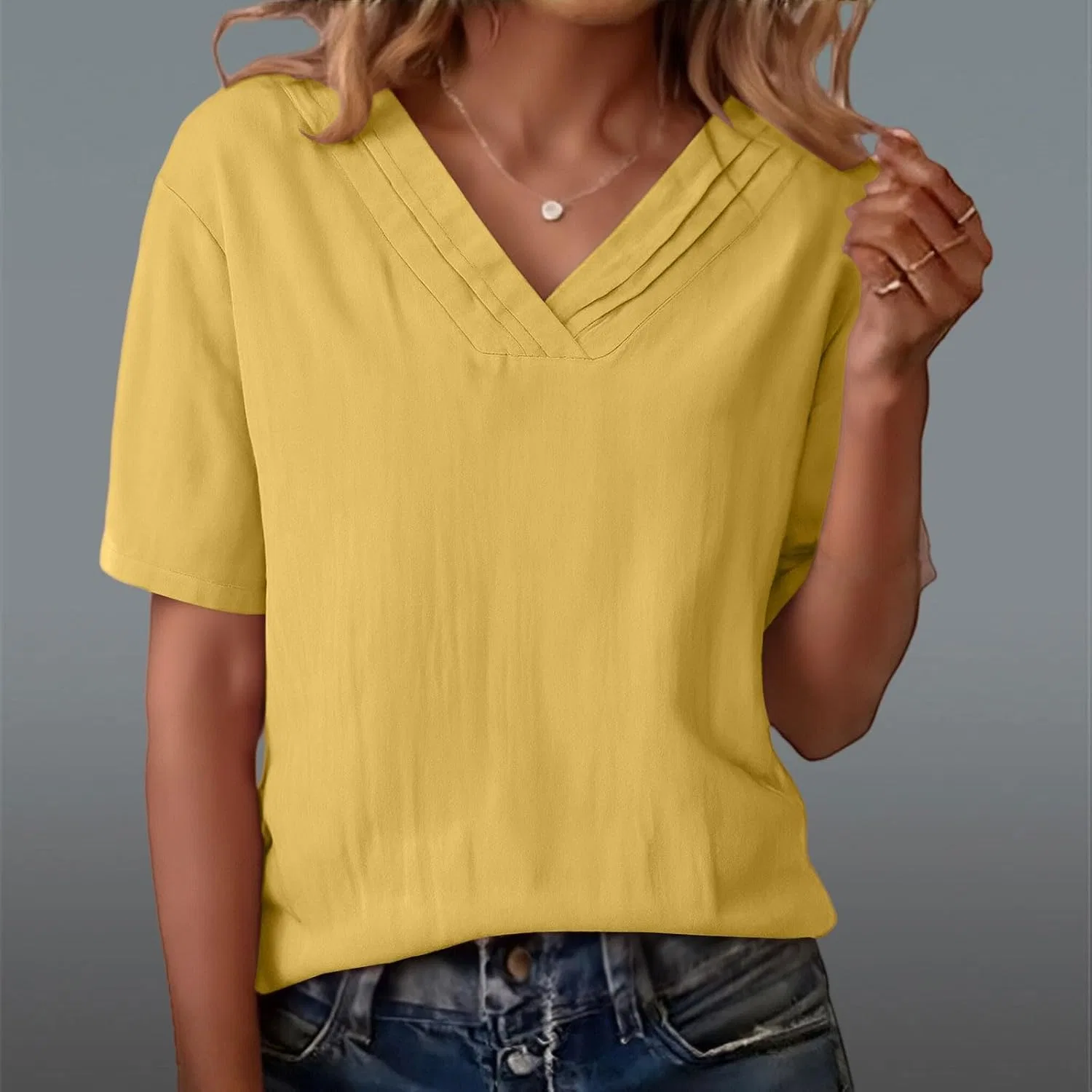 Женская футболка с V-образным вырезом, свободный крой, Yellow — фото 2