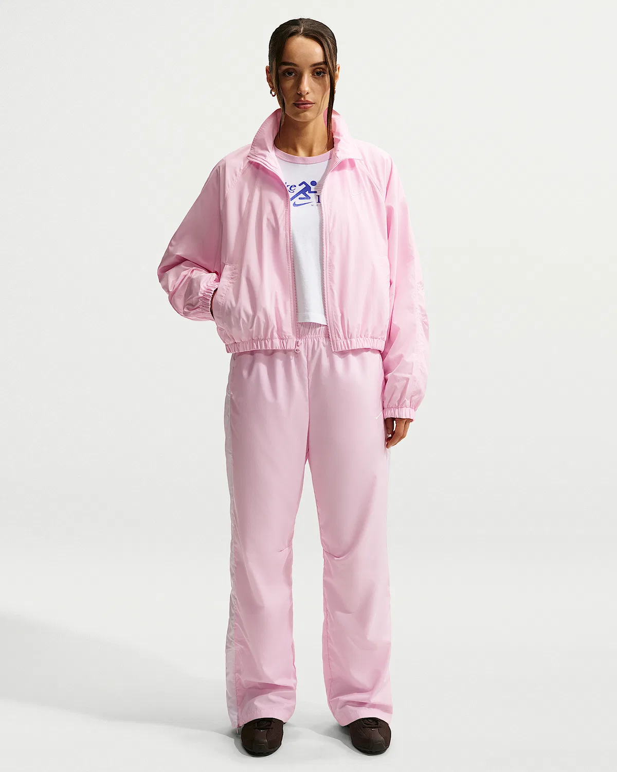 Женская оверсайз трековая куртка Nike Sportswear с защитой от УФ, Pink Foam/Sail — фото 4