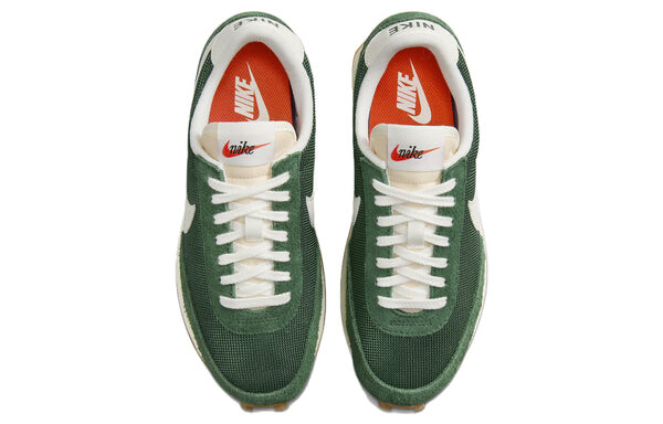 Кроссовки (WMNS) Nike DBreak Vintage 'Fir Coconut Milk', цвет fir/coconut milk/gum medium brown/sail — фото 4