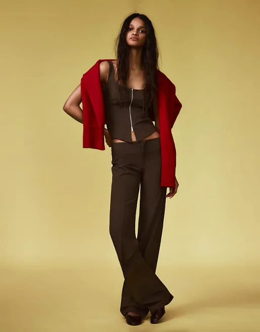 

Коричневые брюки-камербанд с низкой посадкой Bershka