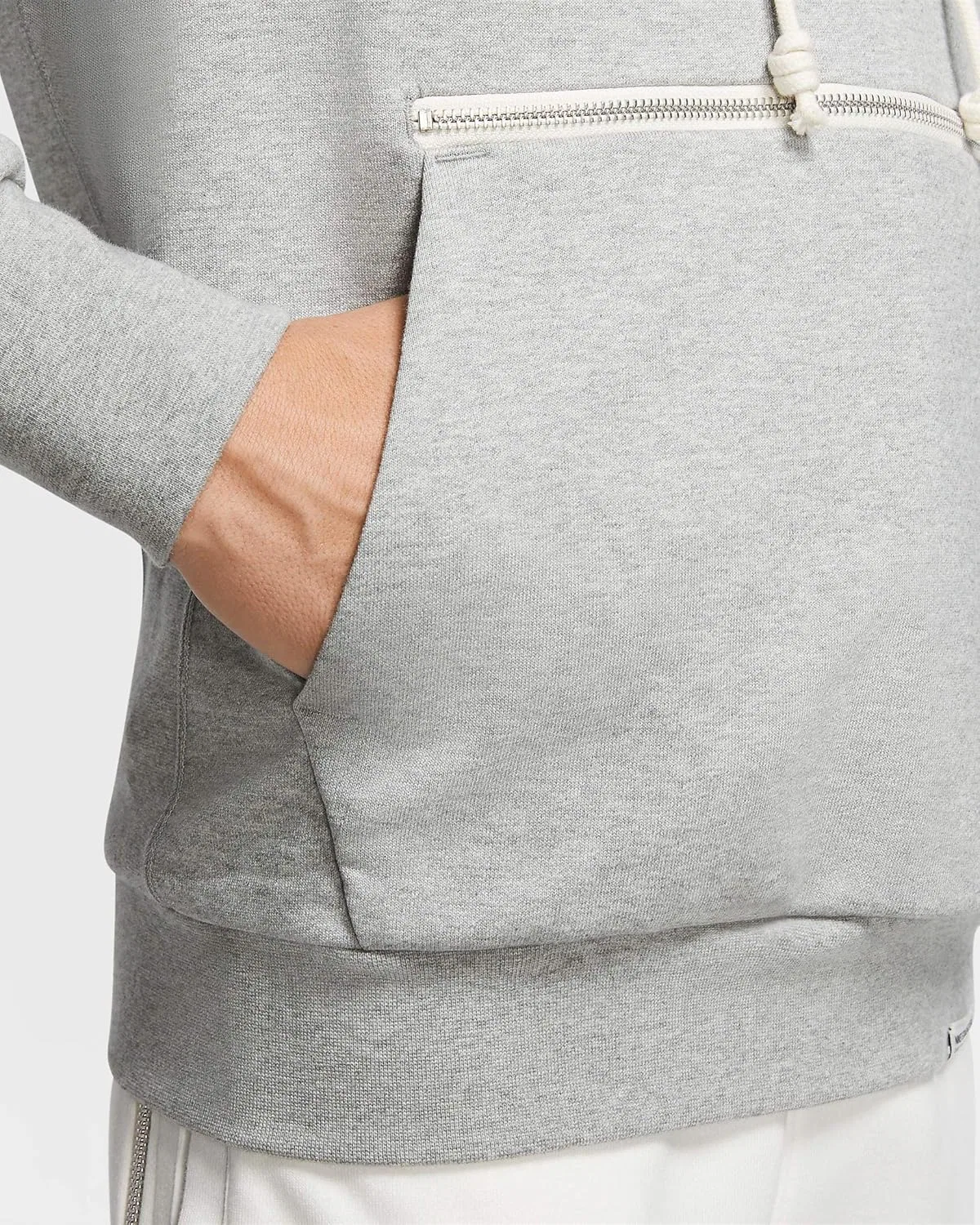 Мужская и унисекс толстовка Nike Dri-FIT Standard Issue с ​​капюшоном для баскетбола — фото 4