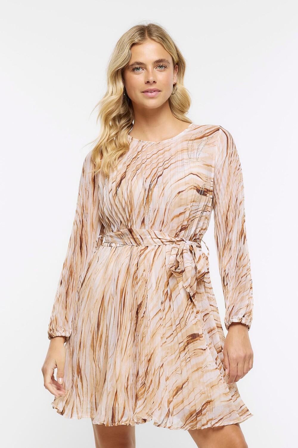

Плиссированное мини-платье с завязками River Island, коричневый