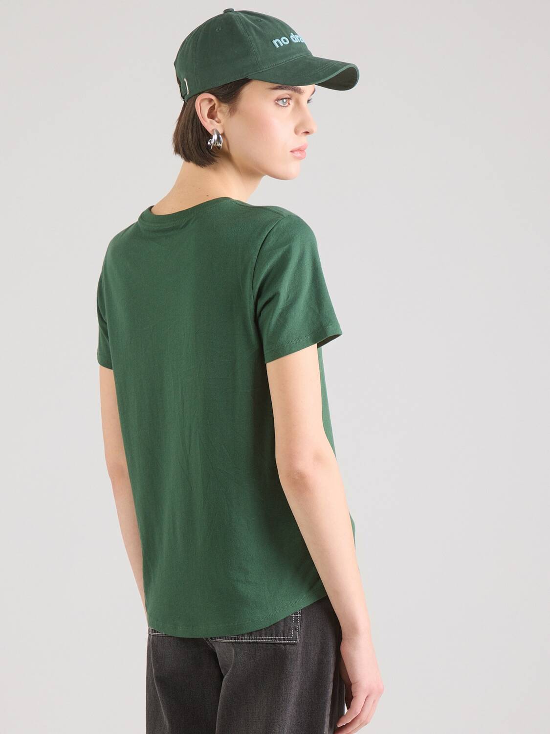 Nike Sportswear Футболка 'Club Essential' в зеленом цвете — фото 4