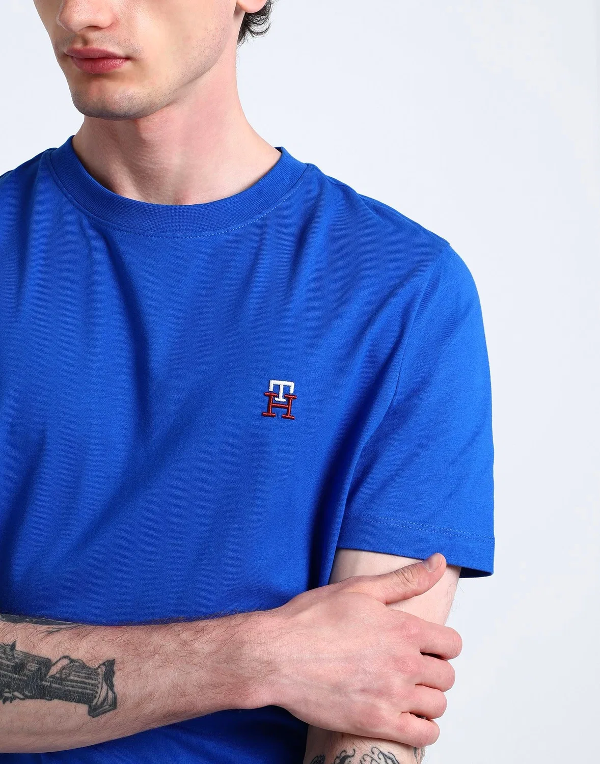 Футболка ярко-синяя Tommy Hilfiger — фото 4