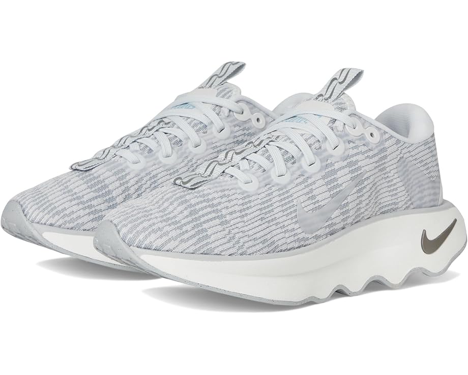 Кроссовки Nike Motiva, цвет Photon Dust/Photon Dust/Light Smoke Grey