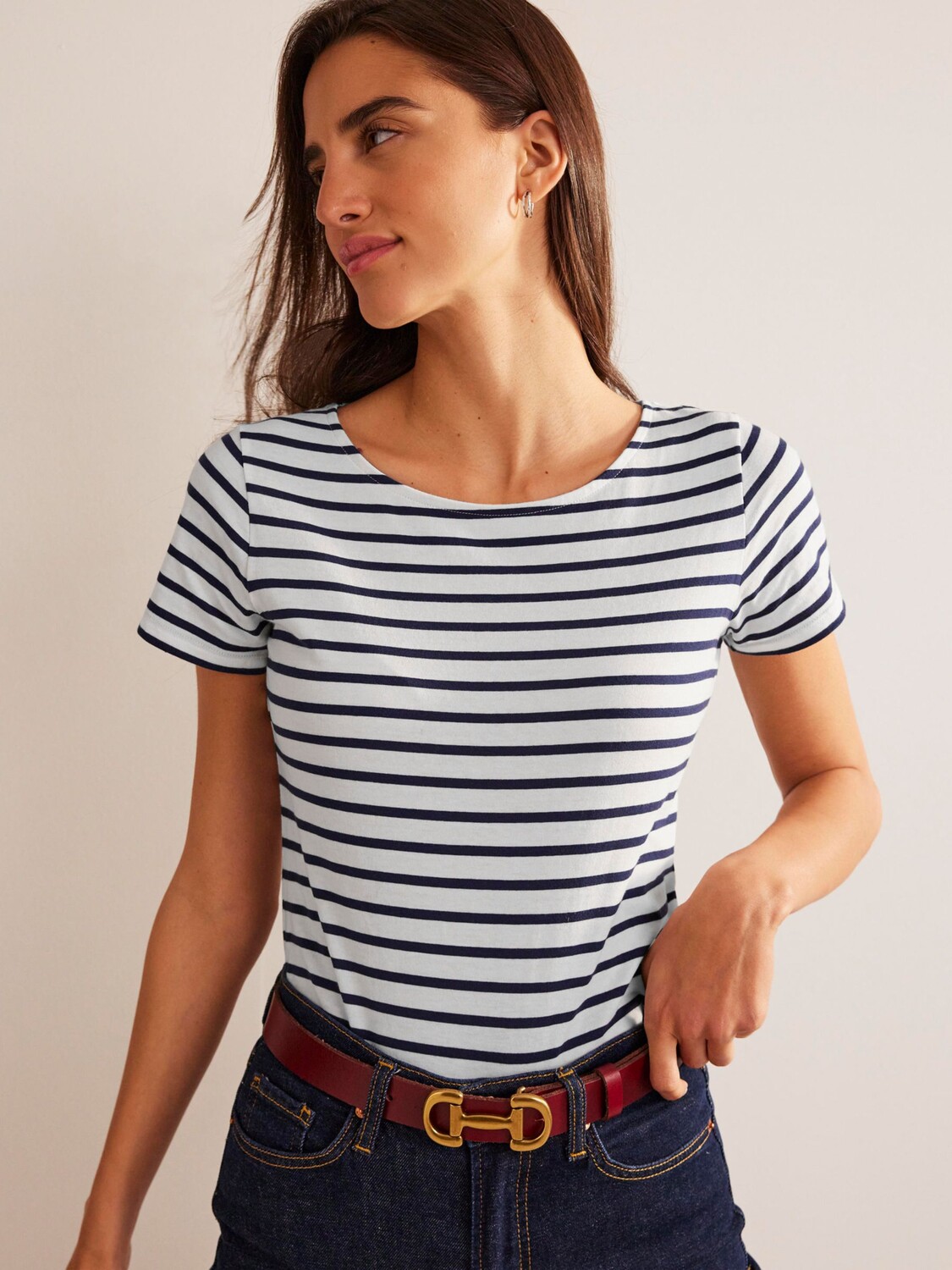 

Футболка Boden Ava Breton Stripe, цвет слоновой кости/темно-синий