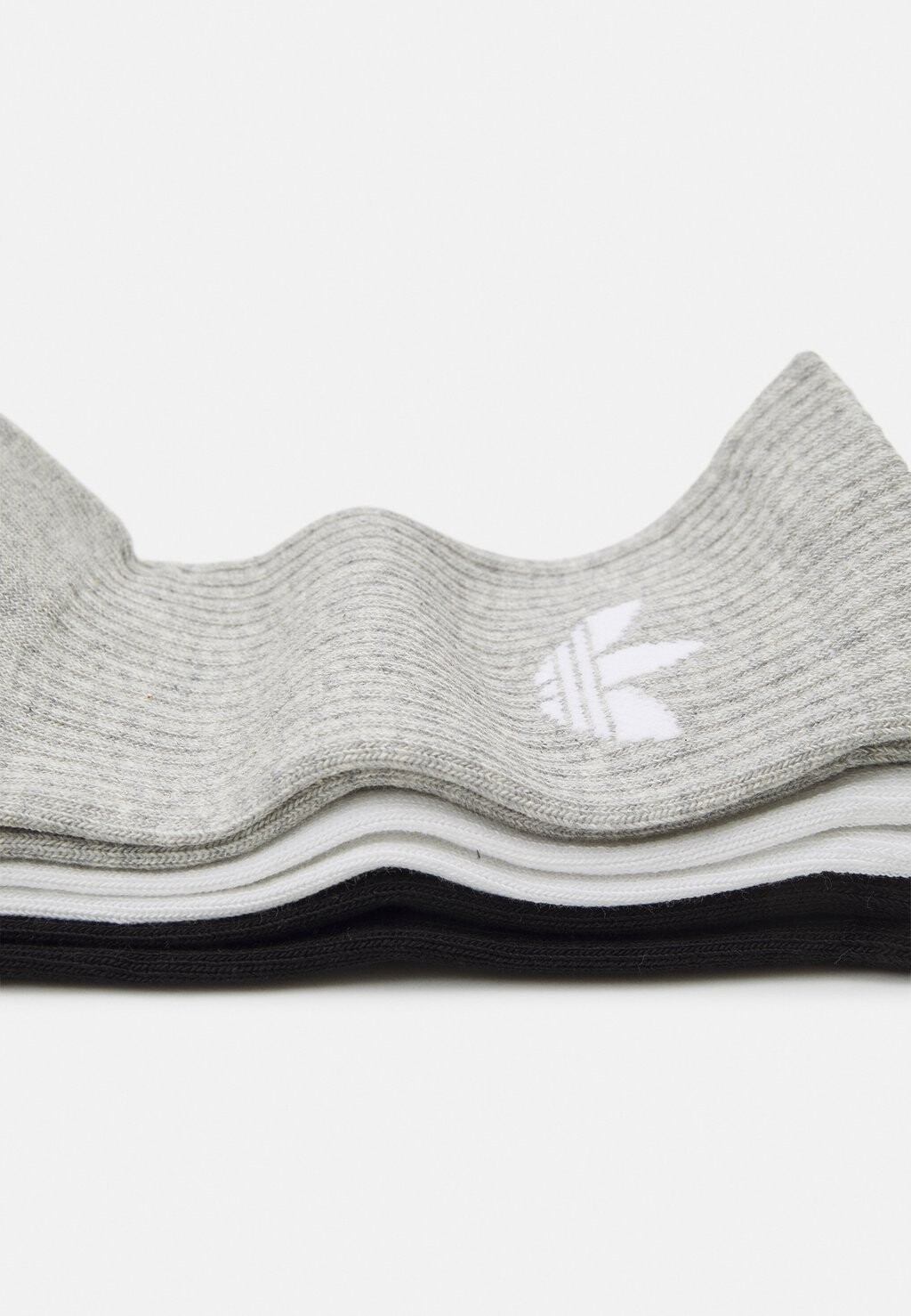 Носки Unisex 3 Pack adidas Originals, цвет white/medium grey heather/black — фото 2