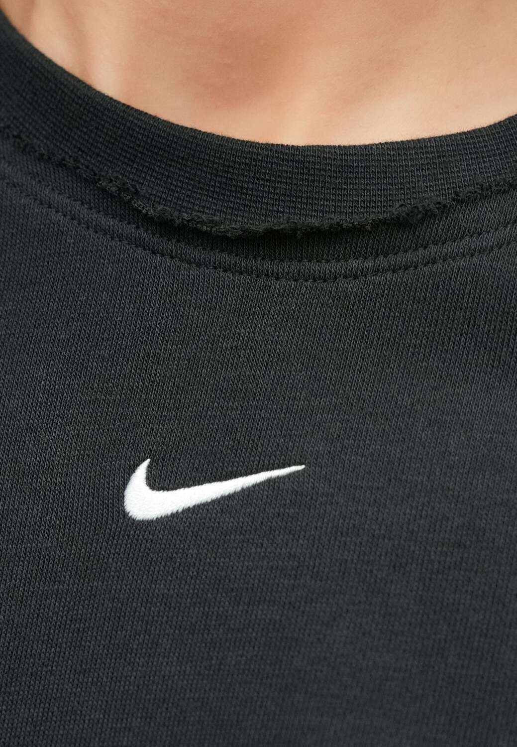 Nike Sportswear Свитшот 'CHILL' в черном цвете — фото 2