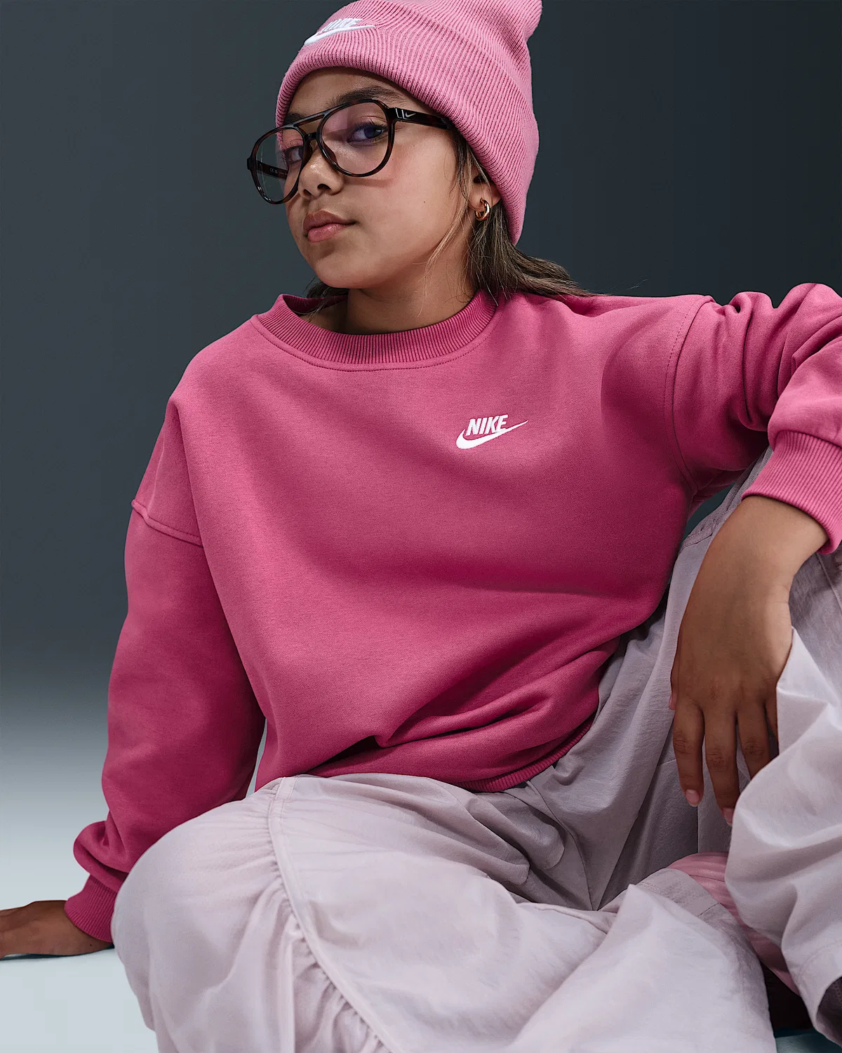 Детская увеличенная толстовка Nike Sportswear Club Fleece, Sweet Beet/Sweet Beet/White — фото 3