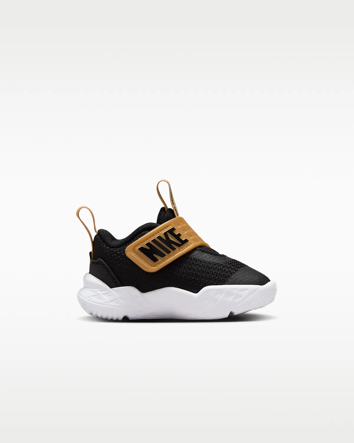 Детские кроссовки Nike Team Hustle D 12, Black/Metallic Gold/White/Black — фото 3