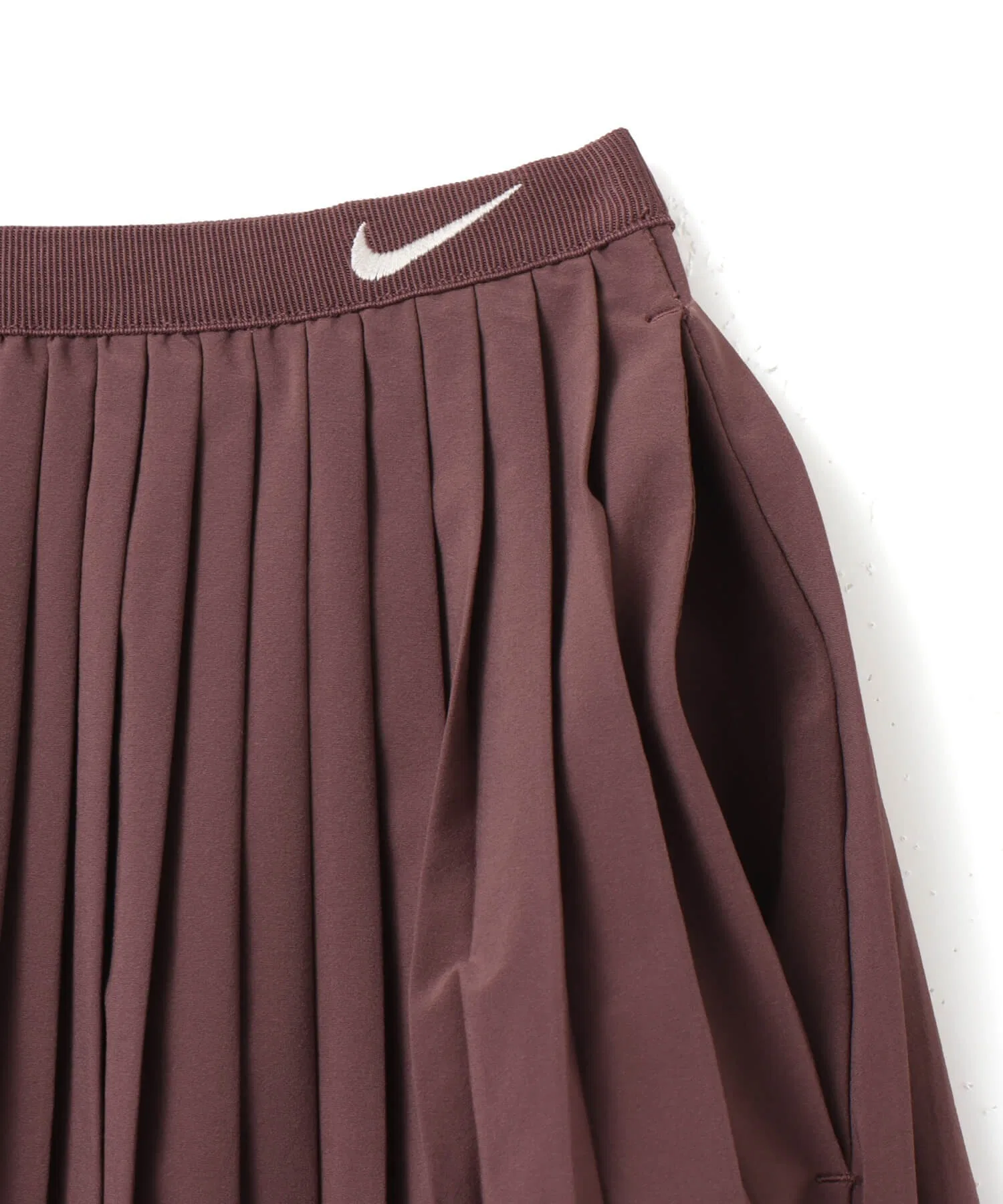 Женская плиссированная юбка NIKE с логотипом коричневая — фото 3