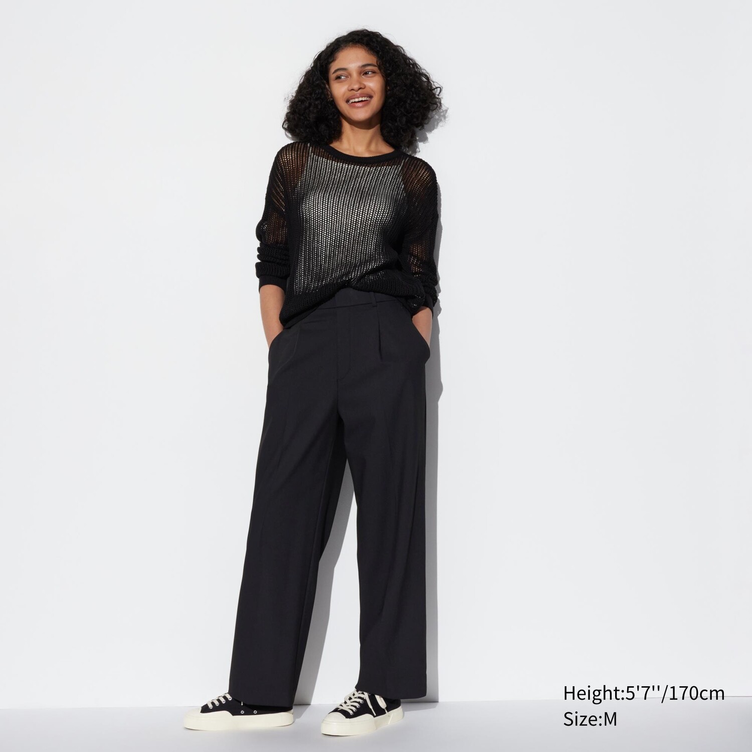 

Брюки UNIQLO широкого кроя с защипами, черный