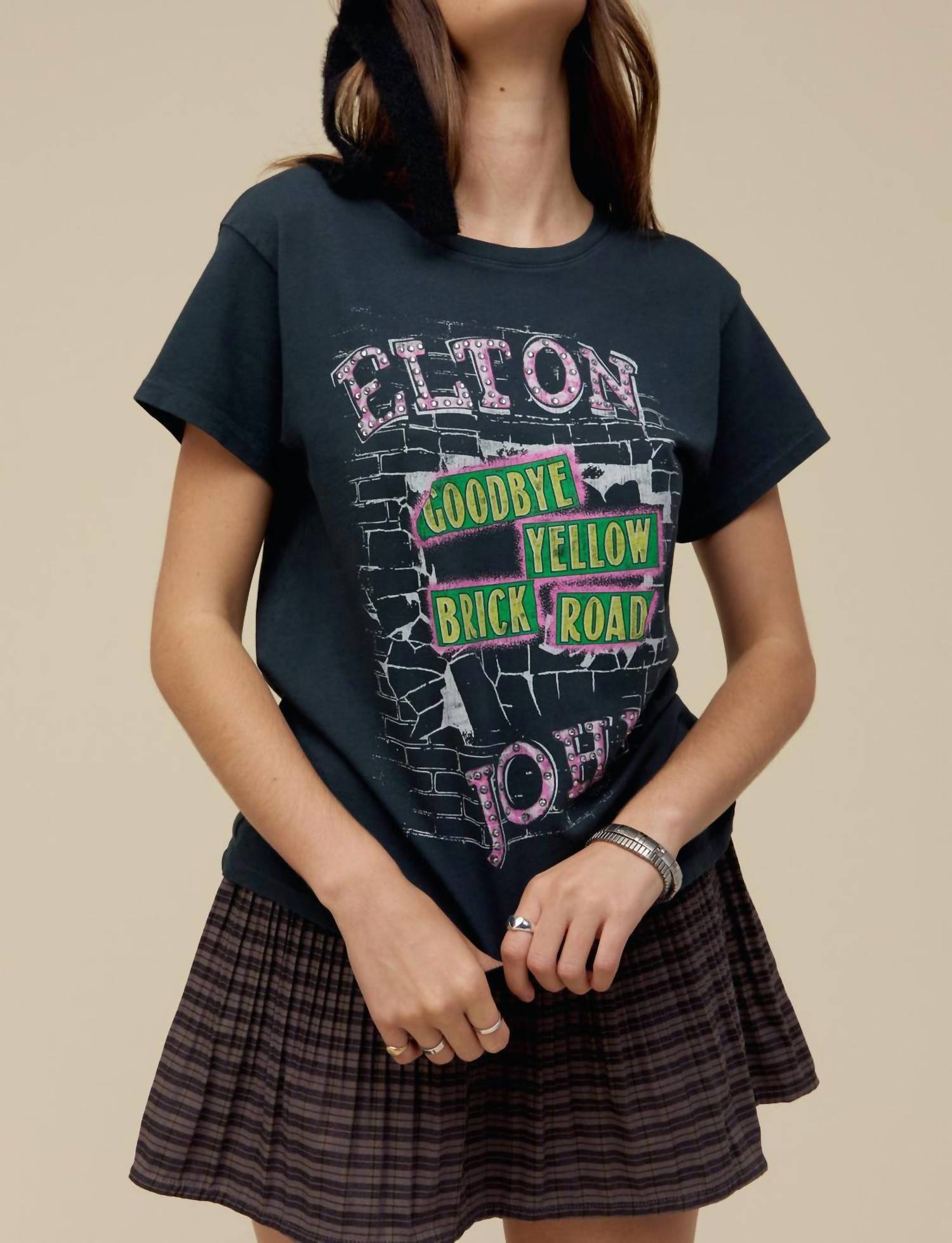 

Футболка Elton John Goodbye Brick Road Tour в винтажном черном цвете DAYDREAMER