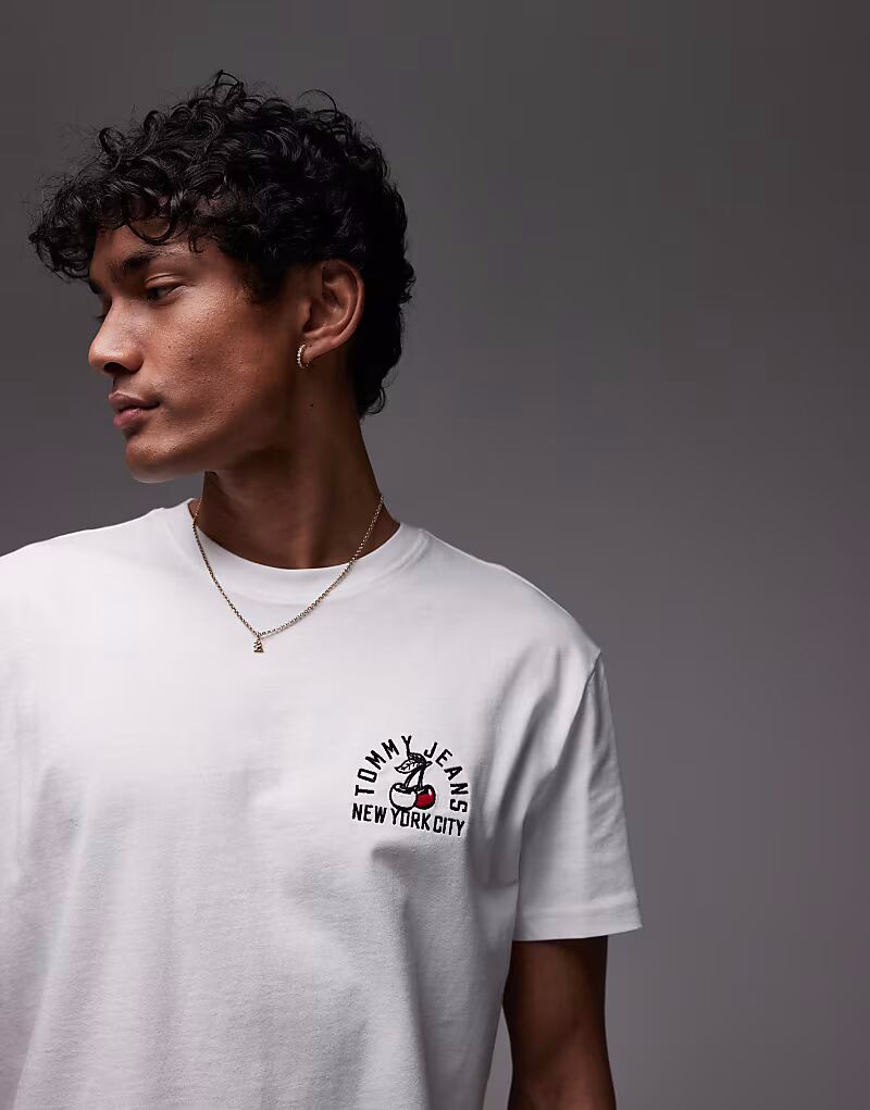 

Футболка Tommy Jeans с логотипом Cherry белого цвета