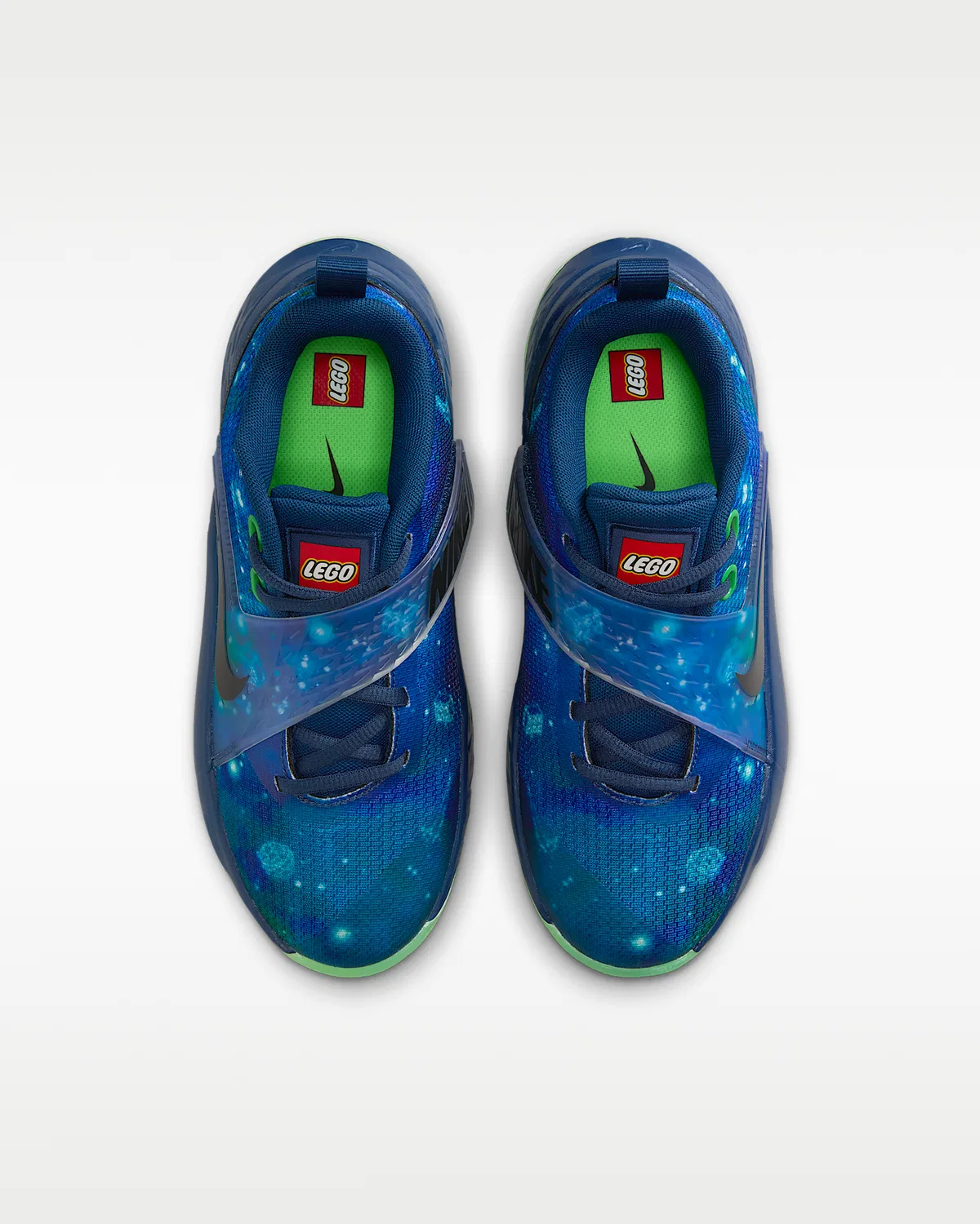 Детские баскетбольные кроссовки Nike Hustle D 12 x LEGO® Collection, Brave Blue/Multi-Color/Green Strike/Black — фото 4