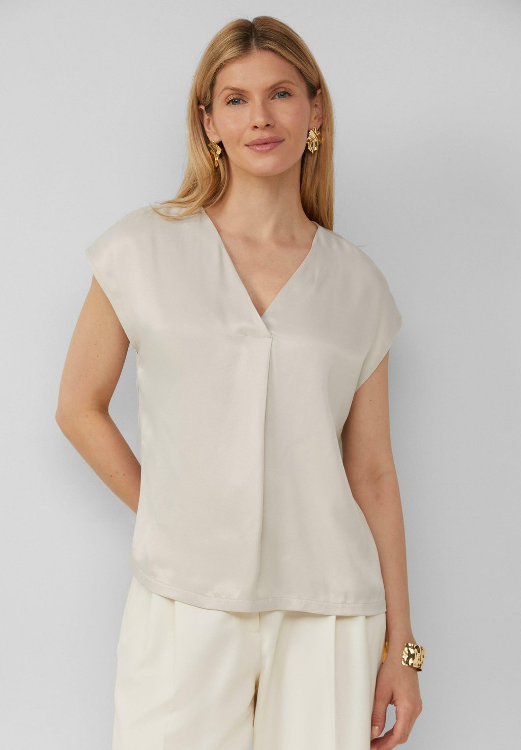 

Базовая футболка MIT V-AUSSCHNITT - Blouse s.Oliver BLACK LABEL, бежевый