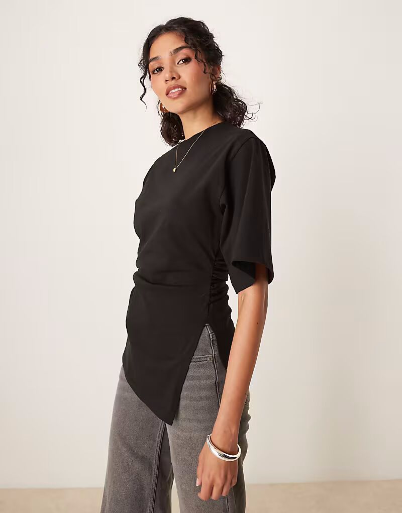 

Футболка с асимметричным кроем ASOS DESIGN черного цвета