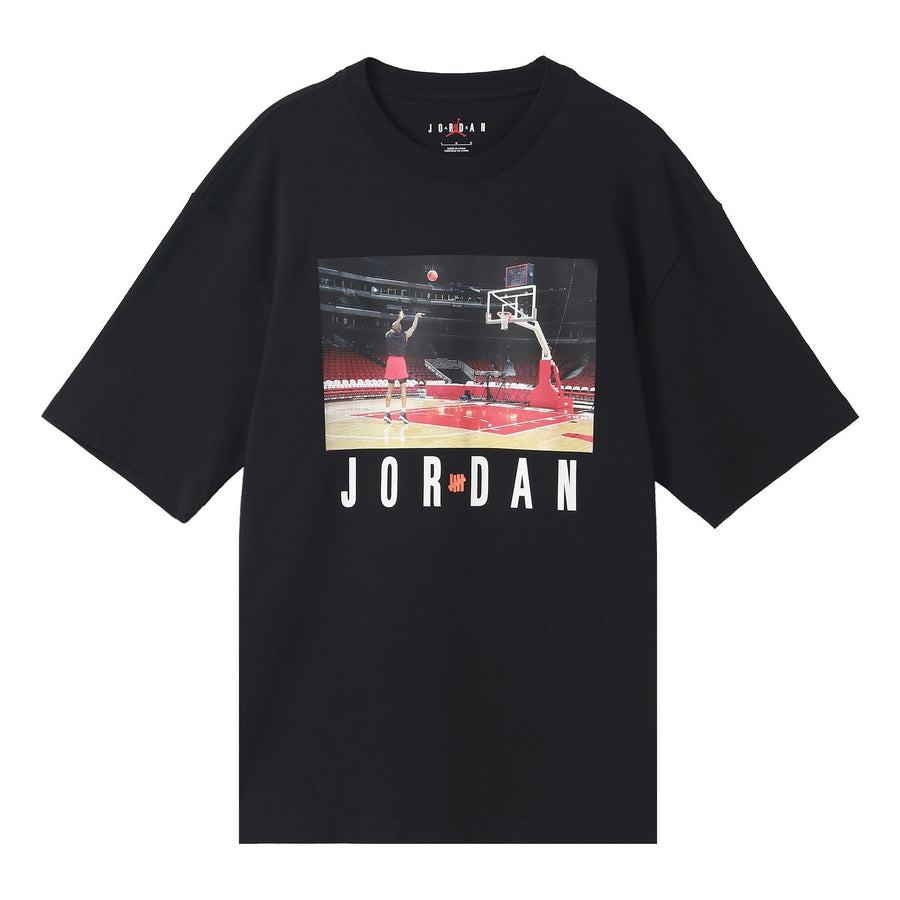 

Футболка Air Jordan x Undefeated T-Shirt Asia Sizing 'Black', черный