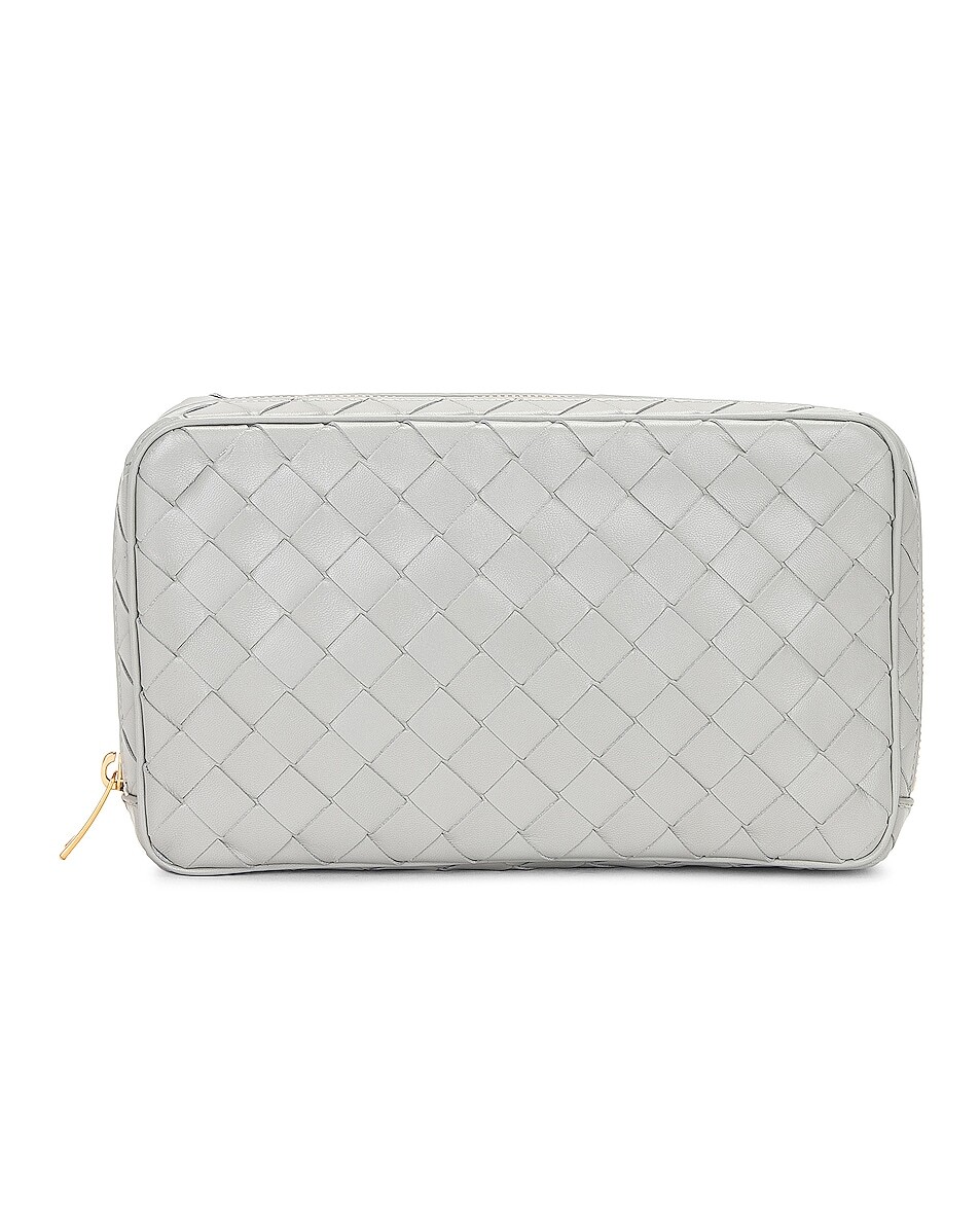 

Сумка-клатч Bottega Veneta Intrecciato Pouch, цвет Agate Grey & Gold