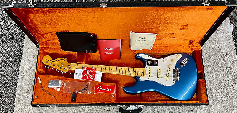 

Электрогитара Fender American Vintage II 1973 Lake Placid Blue Stratocaster Guitar with Case