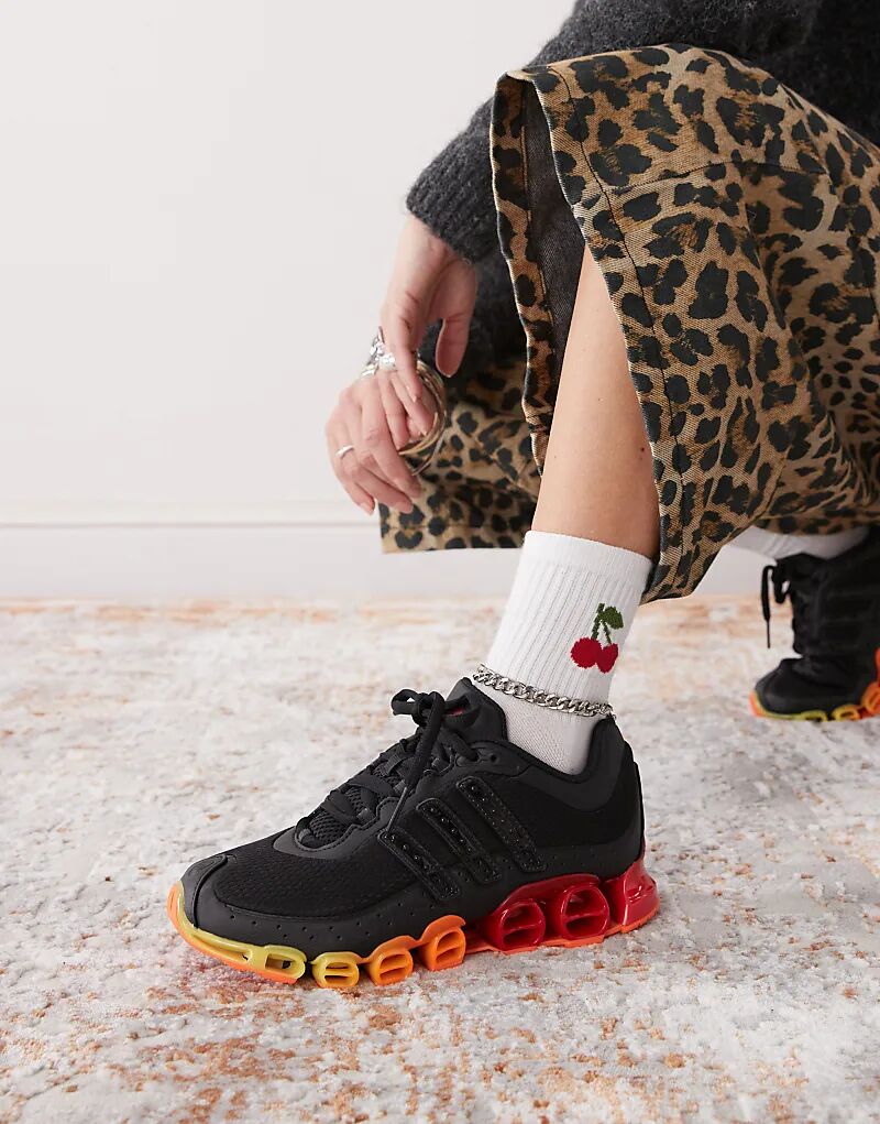

Кроссовки Megaride черного и красного цвета adidas Originals