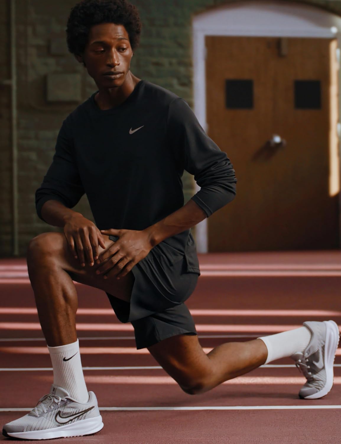 Мужские кроссовки для бега по дороге Nike Run Defy, белый/черный/серый — фото 3
