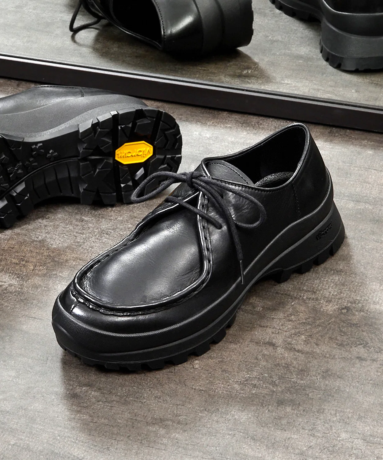 Ботинки тирольские PADRONE на подошве Vibram, из стеариновой кожи, черные