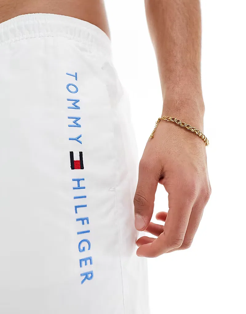 Плавки-шорты Tommy Hilfiger Original среднего размера на завязках, белый — фото 3