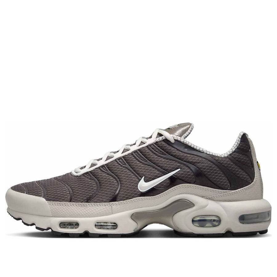 

Кроссовки Nike Air Max Plus 'Year of the Snake', серый