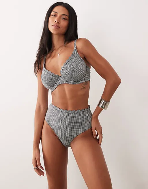 

Черно-белые плавки бикини с фестонами и завышенной талией Peek & Beau, Черный, Черно-белые плавки бикини с фестонами и завышенной талией Peek & Beau