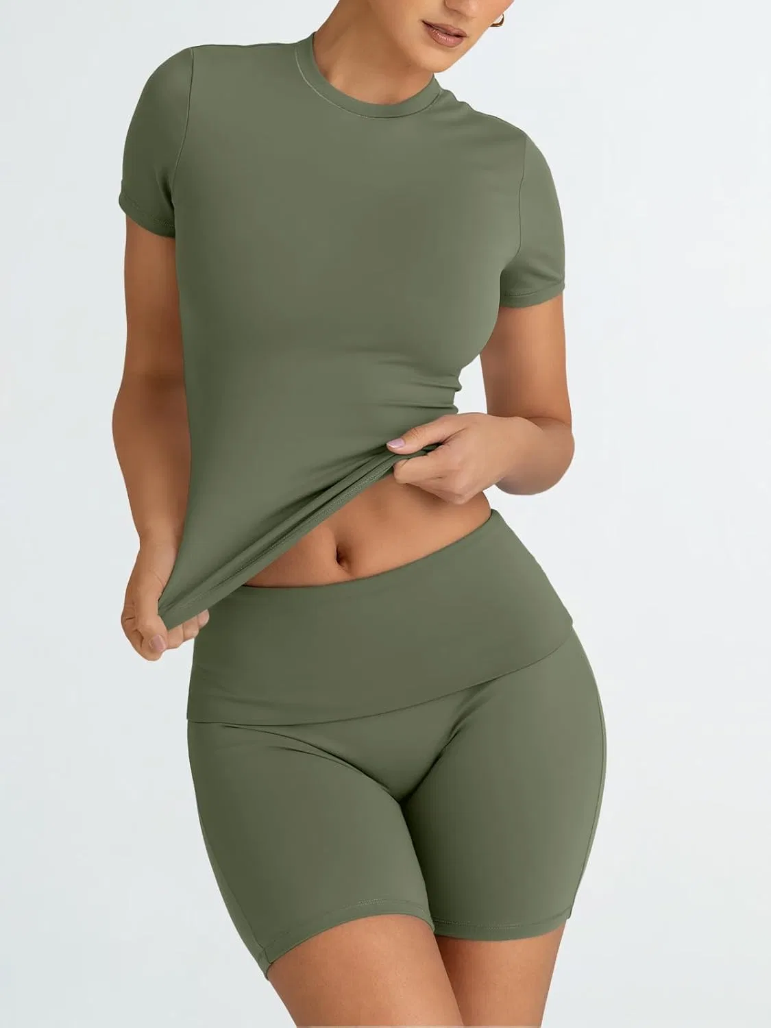 Trendy Queen Модный комплект из двух предметов для летних тренировок, спортивный костюм, шорты, одежда для пилатеса и йоги, одежда для прогулок, весенняя спортивная удобная одежда для активного отдыха, Armygreen — фото 2