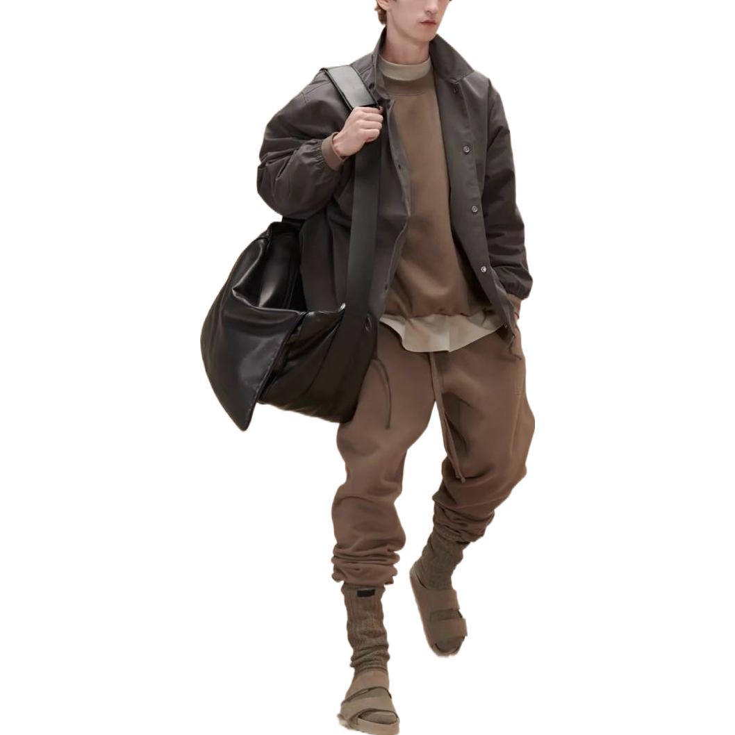 Курка тренера из нейлона Fear Of God Essentials, Древесный кофе — фото 4