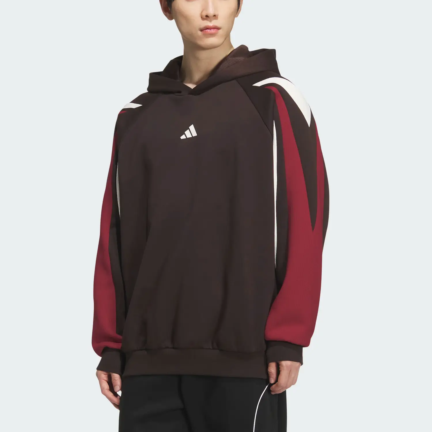 БАСКЕТБОЛЬНЫЙ свитшот FW25 мужской Adidas, коричневый/красный/белый — фото 3