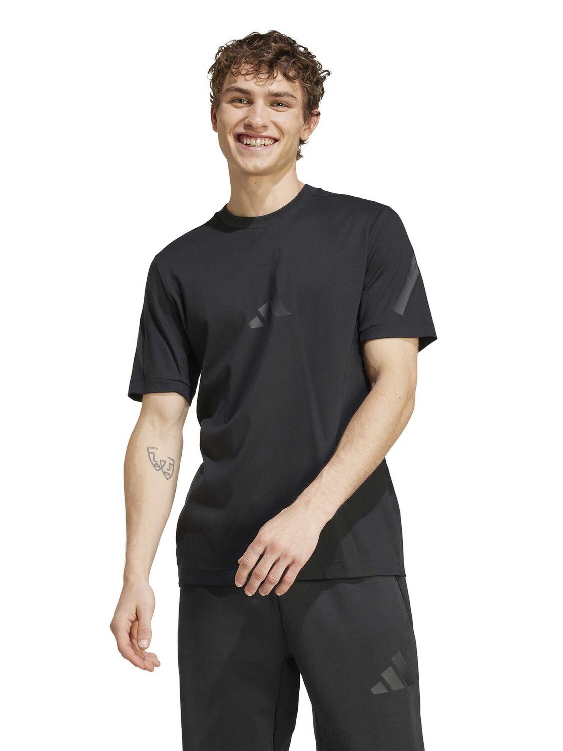 

Футболка Adidas Sportswear Z.N.E. T-Shirt, черный