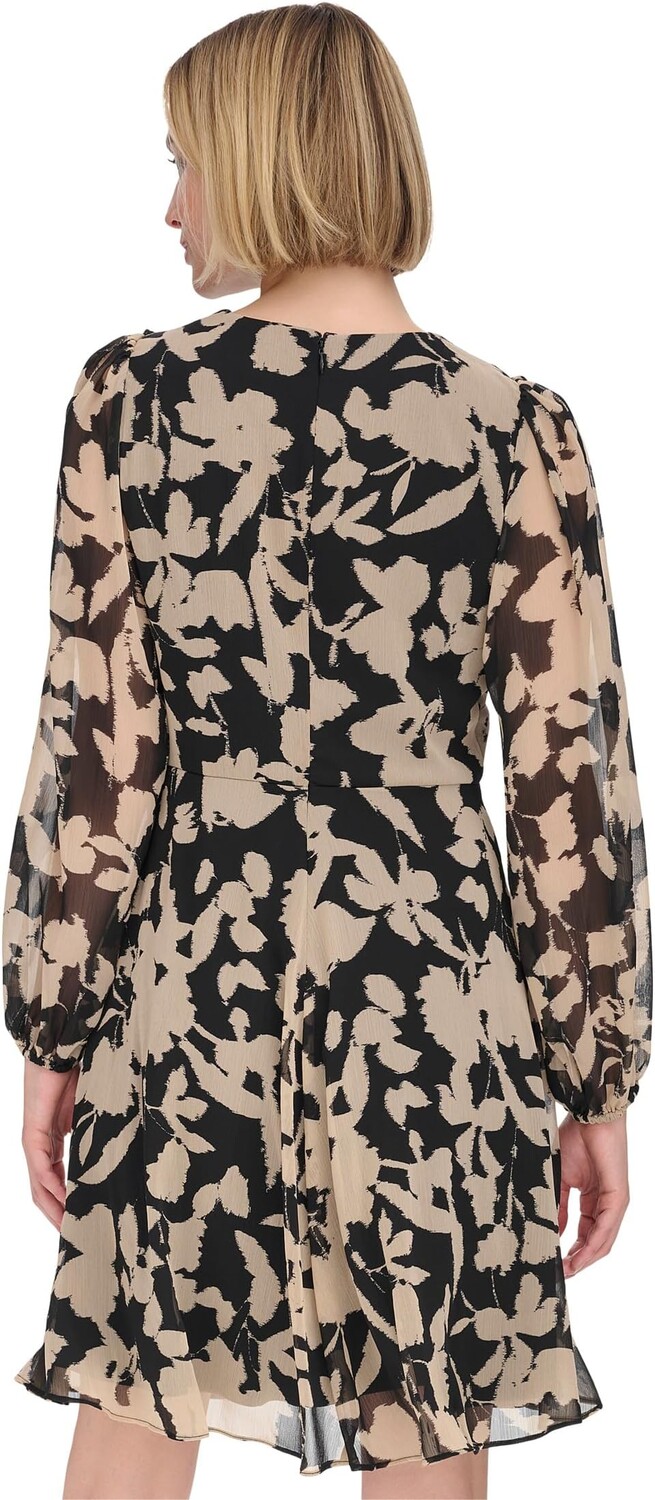 Платье Calvin Klein Chiffon Long Sleeve Floral Rouched Aline, цвет Black White Pepper — фото 2