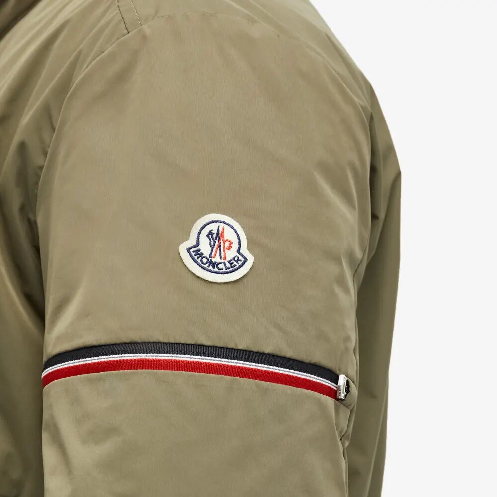 

Moncler Ruinette Микро-мягкая нейлоновая куртка, зеленый