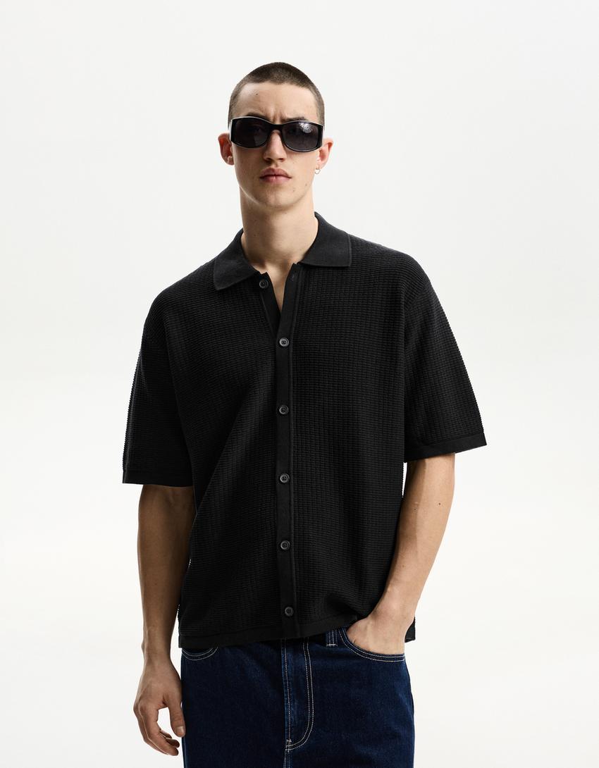 

Текстурированная рубашка с коротким рукавом Bershka, черный