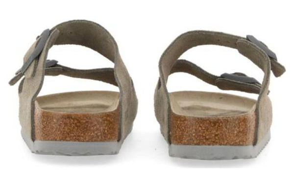 Тапочки arizona soft footbed suede leather narrow fit sandals 'stone coin' Birkenstock, бежевый — фото 4