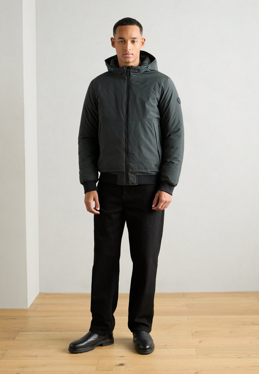 

Зимняя куртка CLASSIC HOODED Scotch & Soda, черный деним
