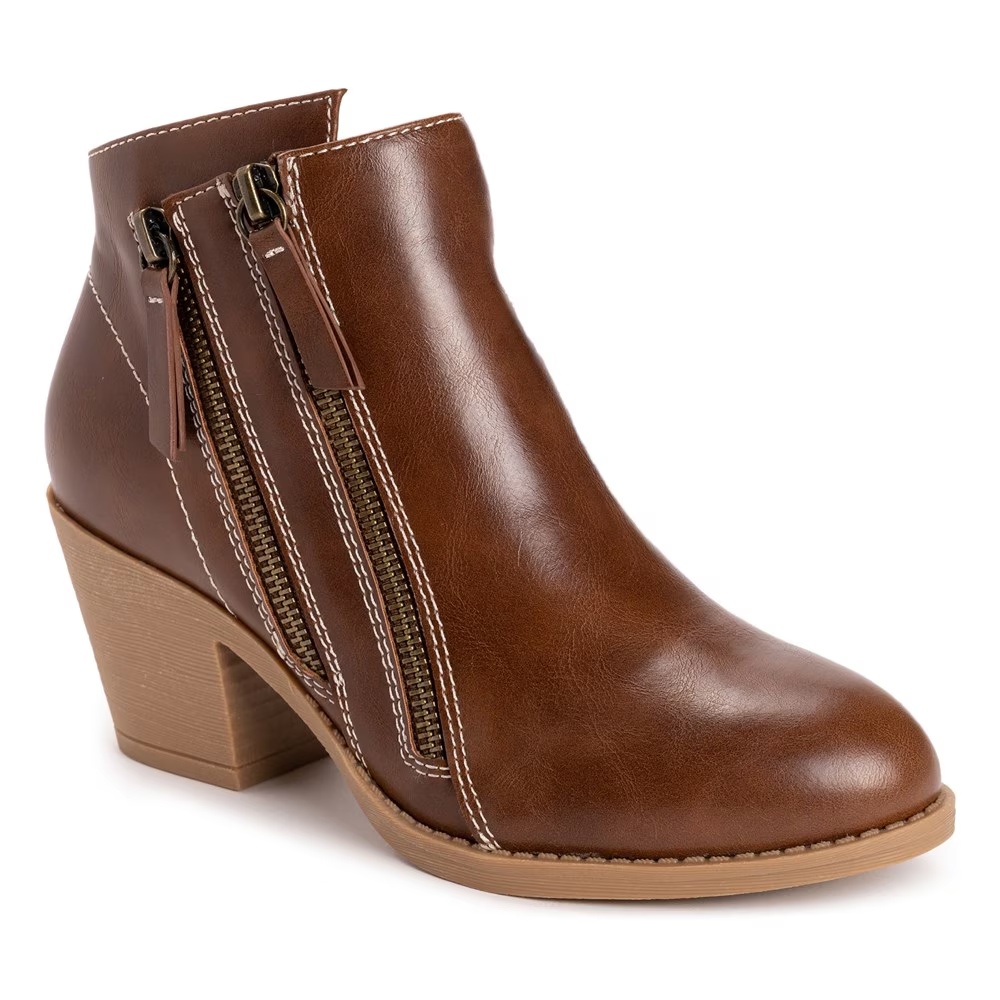 Ботильоны на блочном каблуке Yellowstone Yardley от Muk Luks, dark tan
