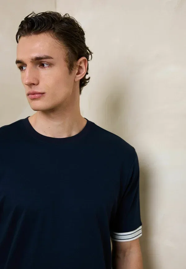 Футболка Next Regular fit n.premium smart contrast cuff regular fit t-shirt, темно-синий — фото 3