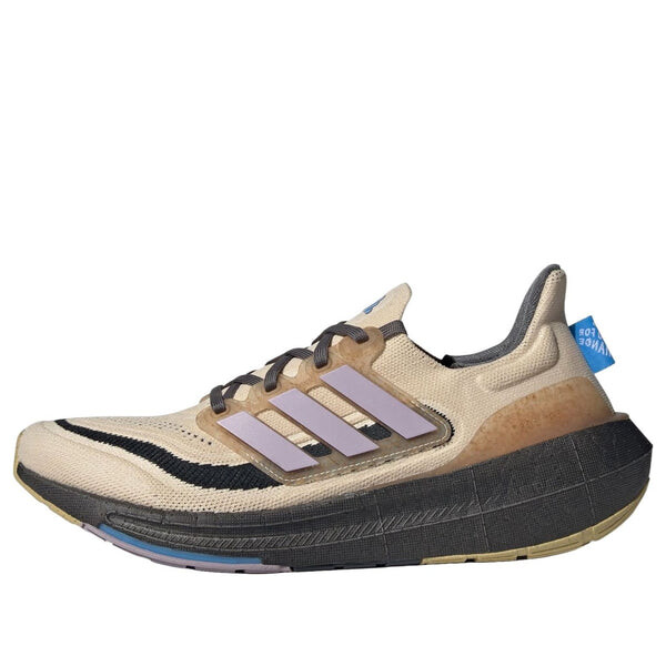 

Кроссовки ультрабуст лайт Adidas, желтый