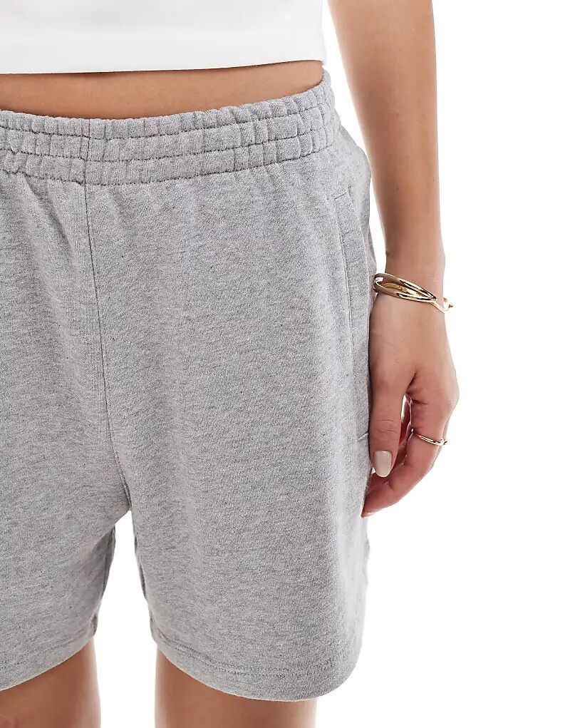 Трикотажные шорты Trefoil Essentials серого цвета adidas Originals — фото 2