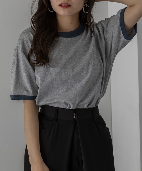 

Футболка с контрастной отделкой и вышивкой крестиком College Ringer OE1121 CROSS & STITCH, серый