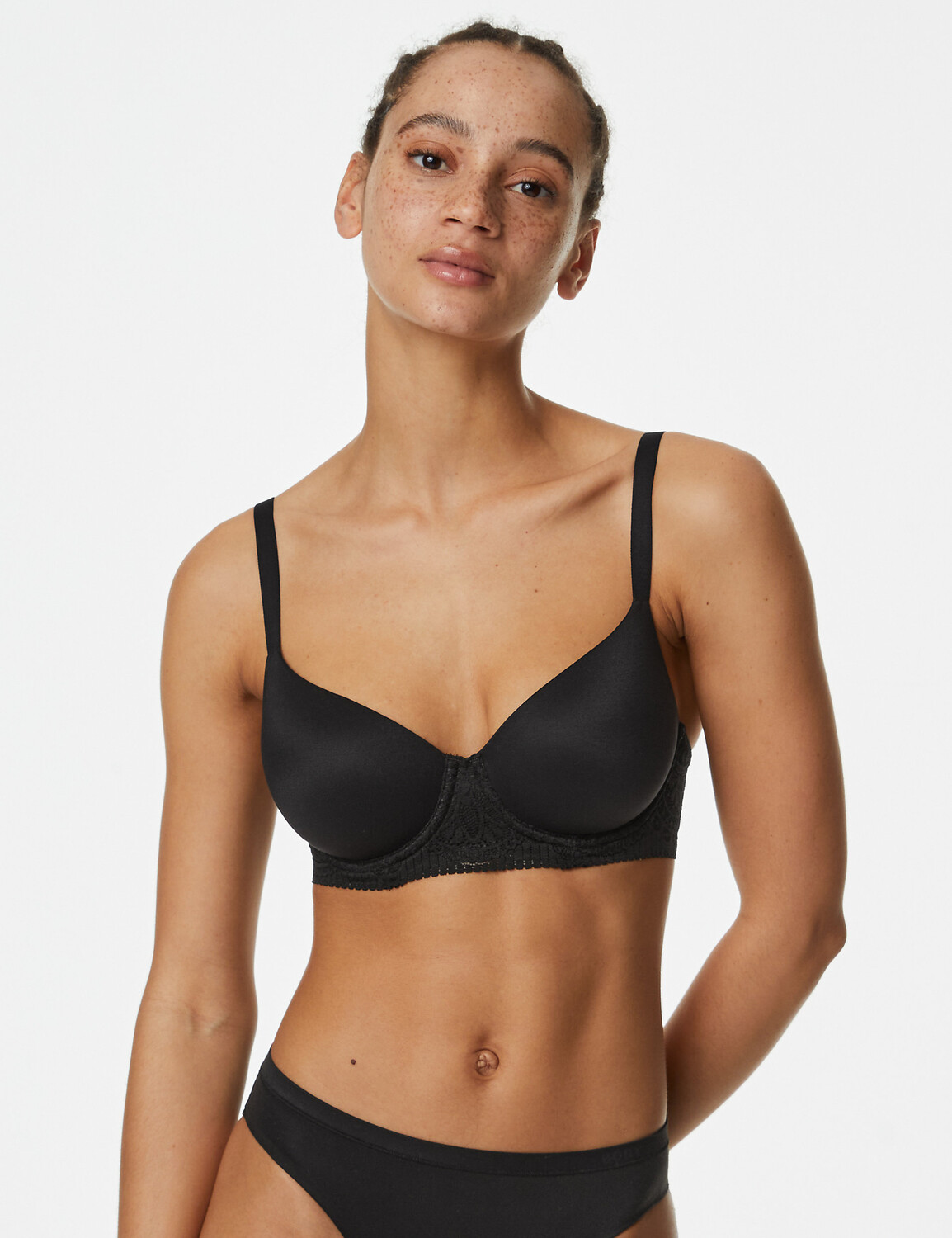 

Бюстгальтер-футболка с полной чашкой Body Soft на косточке A-E Body, черный