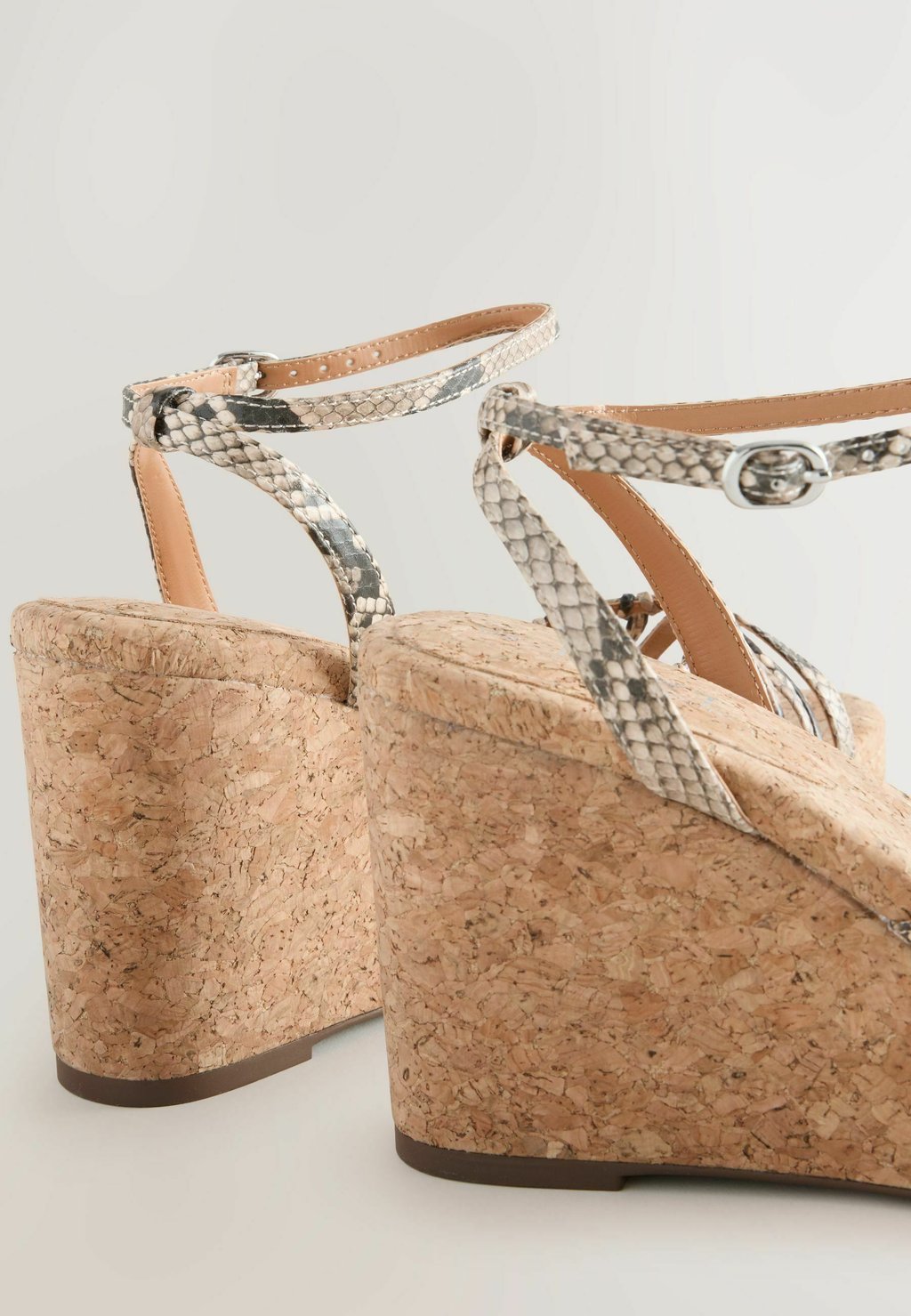 Босоножки на танкетке REGULAR FIT - FOREVER COMFORT TOE WEAVE DETAIL - Platform sandals Next, бежевый — фото 3