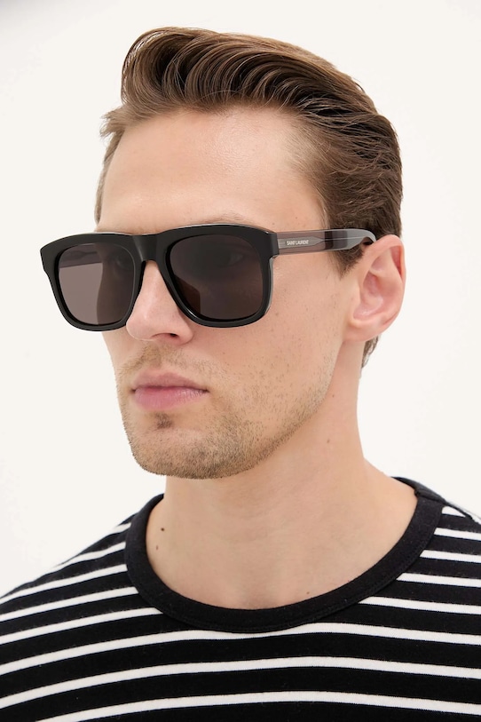 

Солнцезащитные очки Saint Laurent, черный