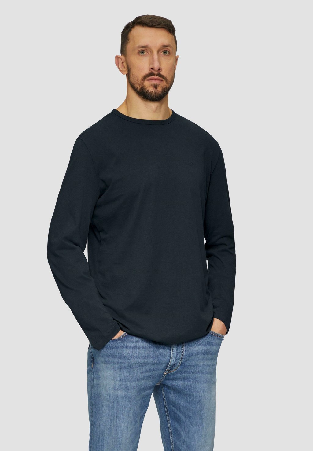 

Топ с длинными рукавами LONGSLEEVE MIT LOGO-DETAIL s.Oliver, темно-зеленый